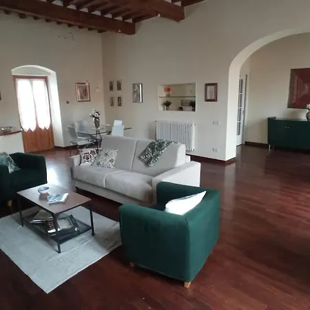 Casa In Piazza A Due Passi Dagli Imbarchi E Dal Centro Storico * Livorno
