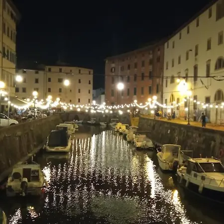 Appartamento Casa In Piazza A Due Passi Dagli Imbarchi E Dal Centro Storico Livorno